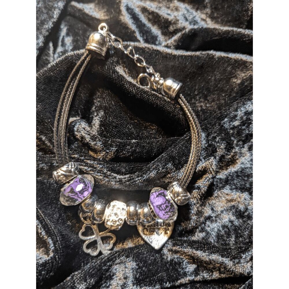 NEW CHUNS PANDORA LIKE BRACELET - VENUS HEART & SHAMROCK